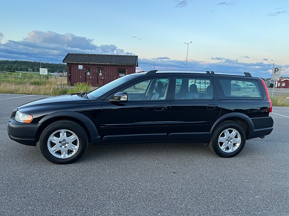 Volvo XC70 4 of 5
