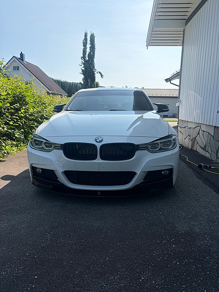 BMW 330e 2 of 16