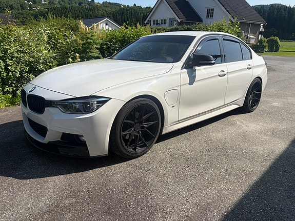 BMW 330e 4 of 16