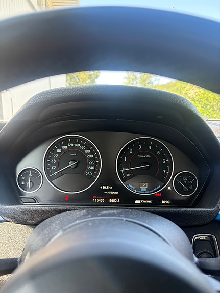 BMW 330e 16 of 16