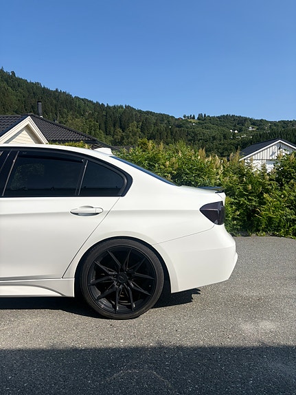 BMW 330e 6 of 16