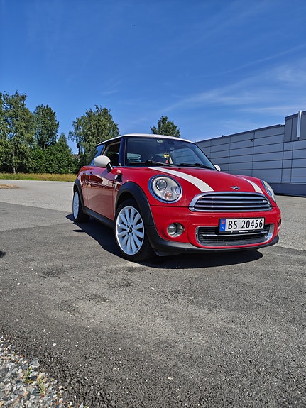 MINI Cooper 3 of 5