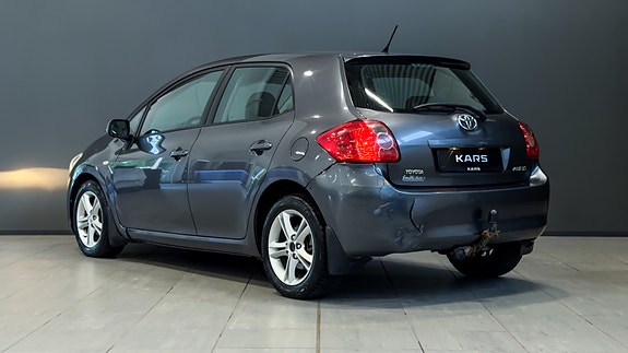 Toyota Auris 3 of 5