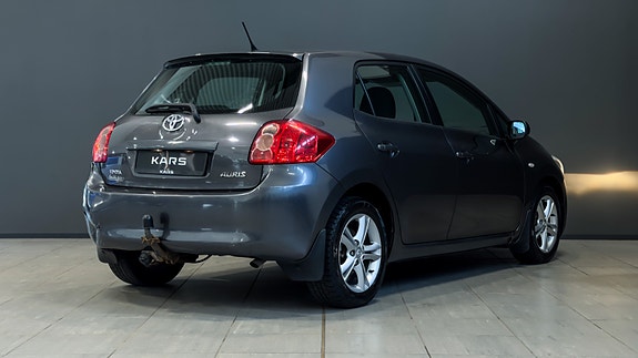 Toyota Auris 5 of 5