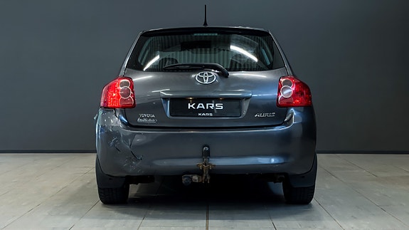 Toyota Auris 4 of 5