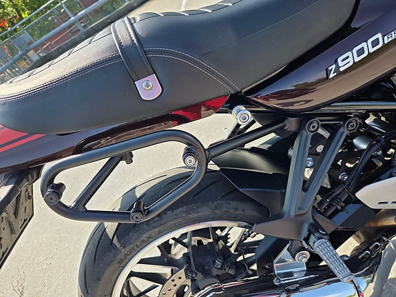 Kawasaki Z 900 RS 13 of 16