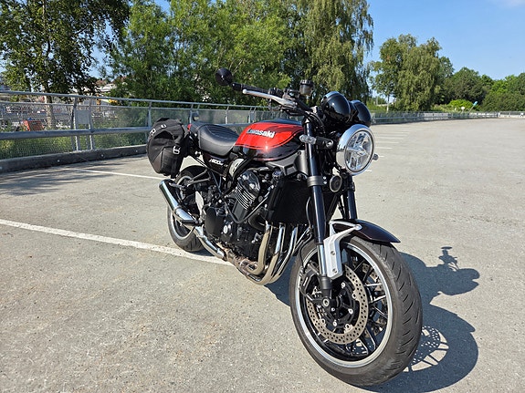 Kawasaki Z 900 RS 7 of 16