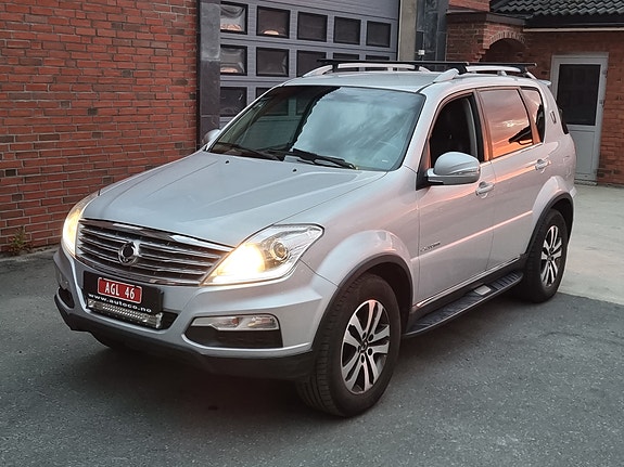 SsangYong Rexton W 2 of 30