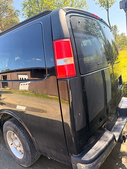 Chevrolet Van 4 of 5
