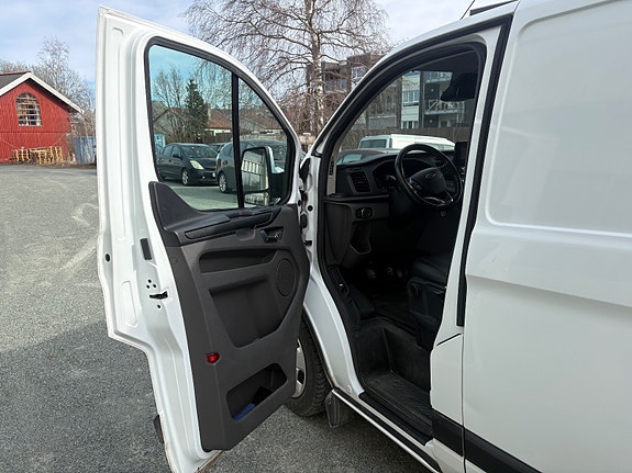 Ford Transit 10 of 30