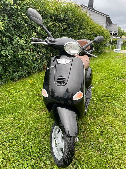 Vespa 50 4 of 9