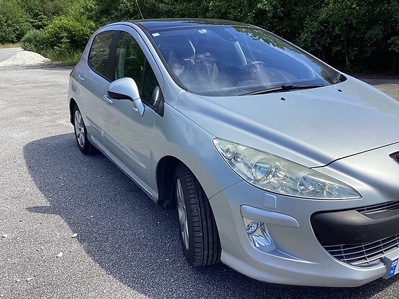 Peugeot 308 3 of 9