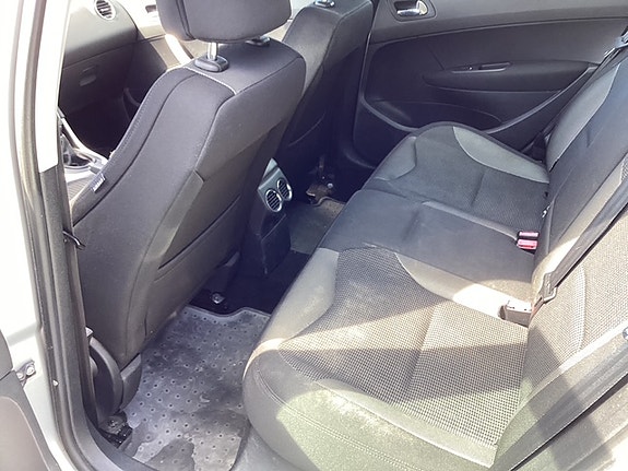 Peugeot 308 5 of 9
