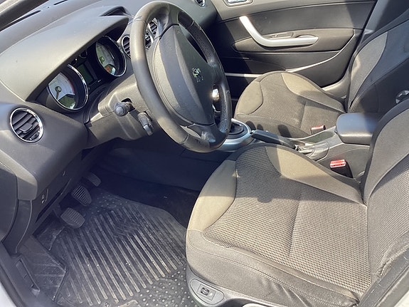 Peugeot 308 6 of 9
