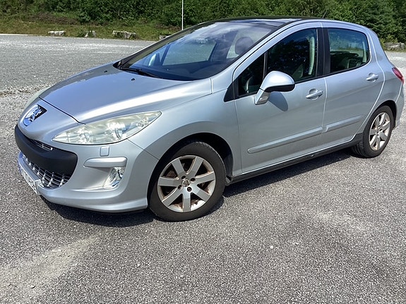Peugeot 308 2 of 9