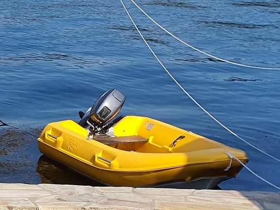 River 350 med Yamaha 9,9 (15) hk totakter – 22 knop 3 of 5