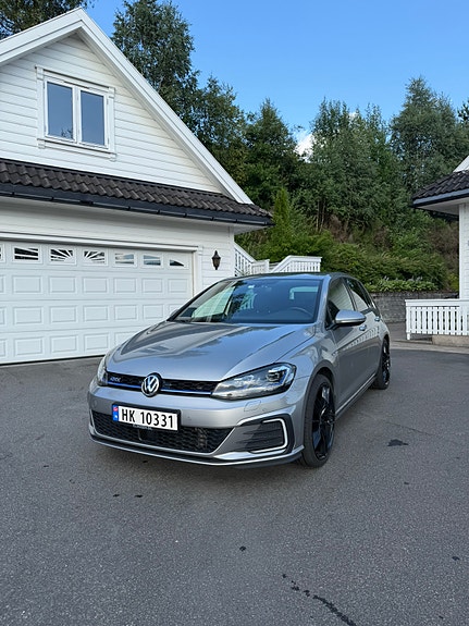 Volkswagen Golf VII 4 of 5