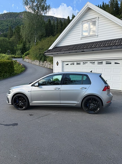 Volkswagen Golf VII 2 of 5