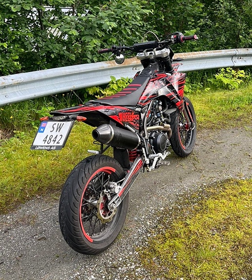Fantic XMF 125 2 of 4
