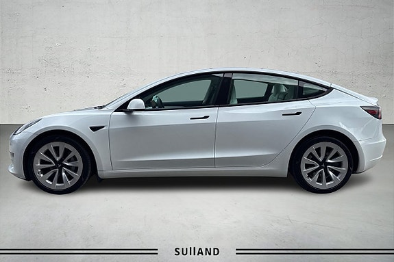 Tesla Model 3 5 of 5