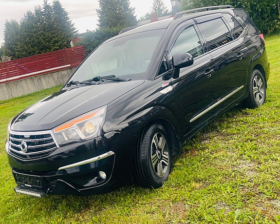SsangYong Rodius 4 of 25