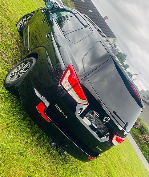 SsangYong Rodius 6 of 25