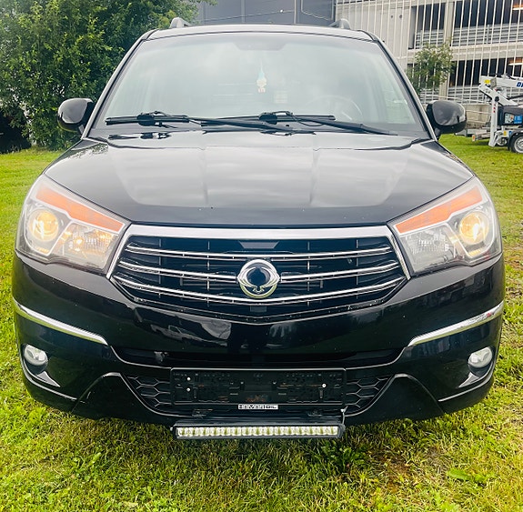 SsangYong Rodius 2 of 25