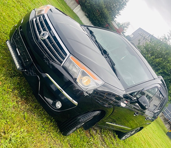 SsangYong Rodius 3 of 25
