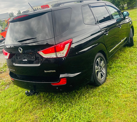 SsangYong Rodius 8 of 25