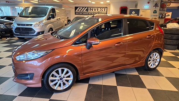 Ford Fiesta 2 of 5