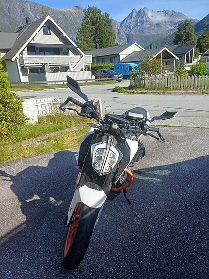 KTM 390 Duke 3 of 17