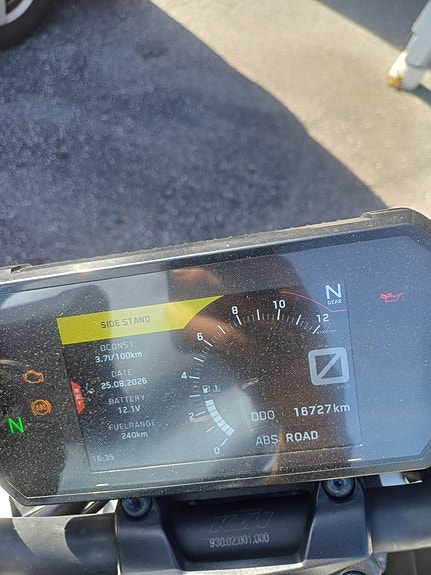 KTM 390 Duke 12 of 17