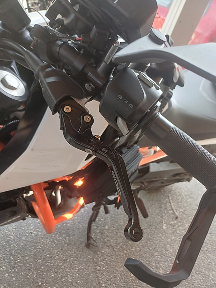 KTM 390 Duke 13 of 17