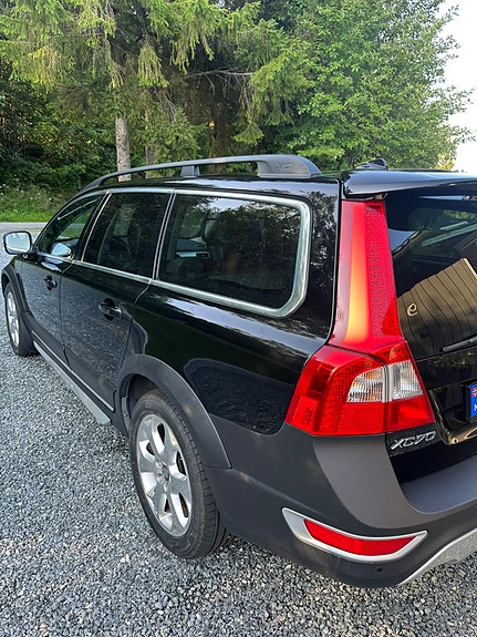 Volvo XC70 3 of 5