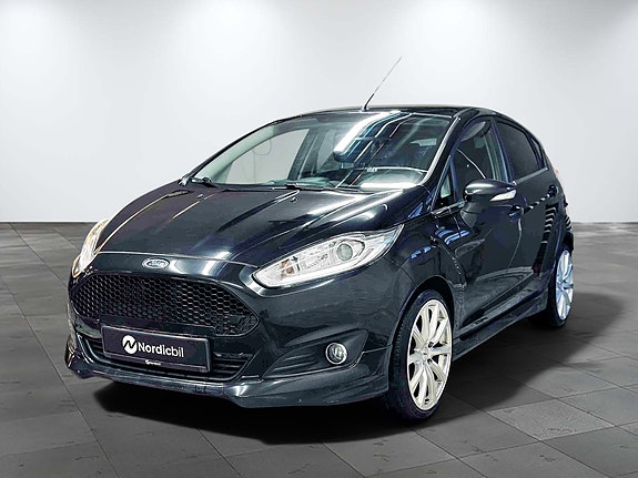 Ford Fiesta 3 of 5