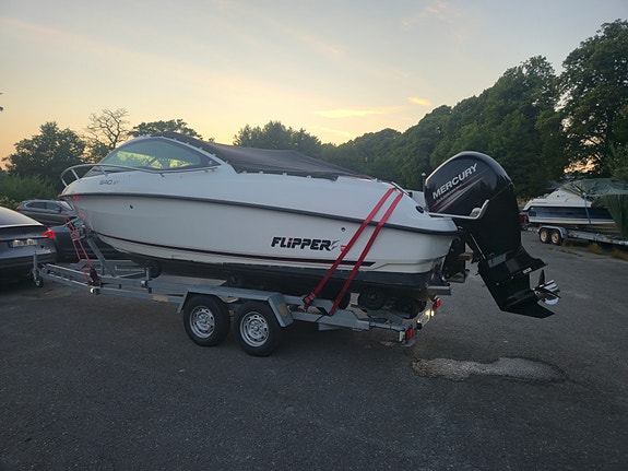 Ny pris - Flipper 640ST m/150hk, ankervinsj, integrert Garmin 10 of 11