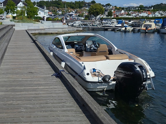 Ny pris - Flipper 640ST m/150hk, ankervinsj, integrert Garmin 3 of 11