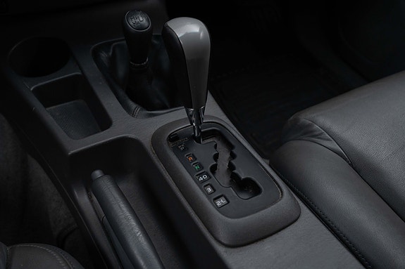 Toyota HiLux 17 of 30