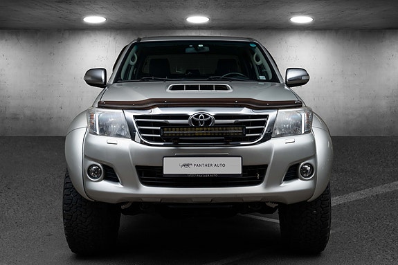 Toyota HiLux 5 of 5
