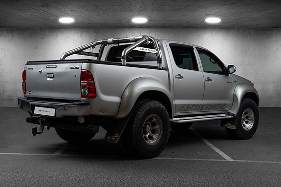 Toyota HiLux 7 of 30