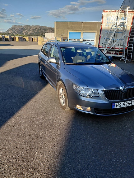 Skoda Superb 3 of 13