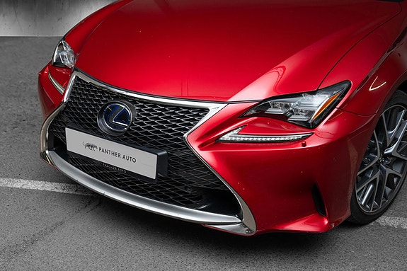 Lexus RC300h 4 of 30