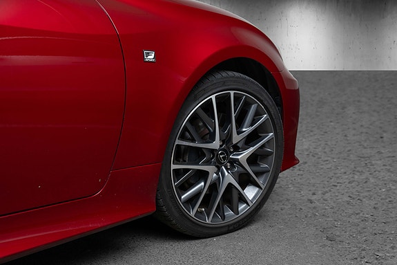 Lexus RC300h 8 of 30