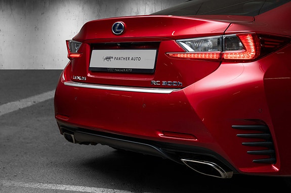 Lexus RC300h 11 of 30