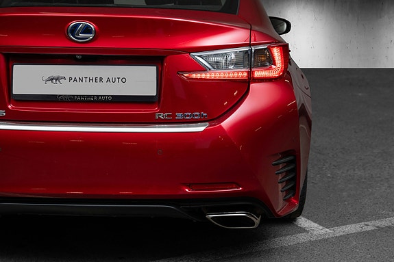 Lexus RC300h 10 of 30