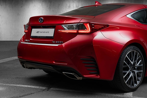 Lexus RC300h 7 of 30