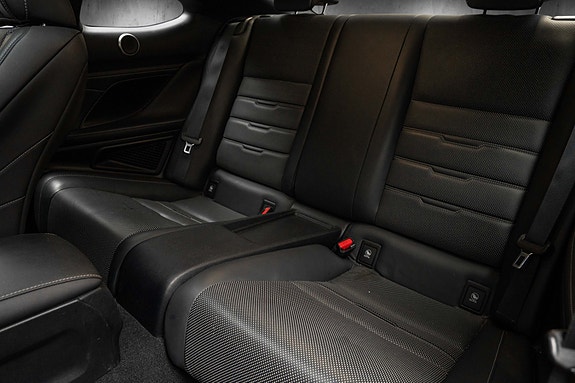 Lexus RC300h 27 of 30