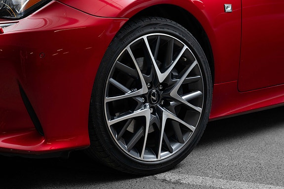 Lexus RC300h 3 of 5