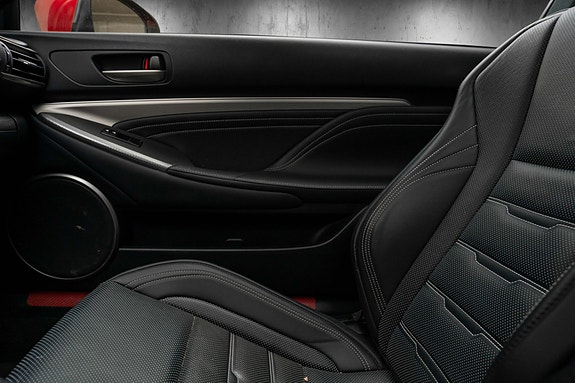 Lexus RC300h 15 of 30