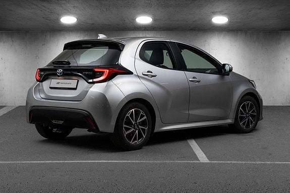 Toyota Yaris 5 of 5